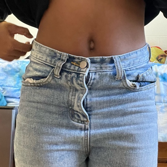 Light wash Meet Me Jeans Size small - Picture 6 of 9